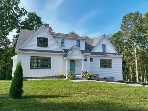 64 Bridge St, West Newbury, MA 01985