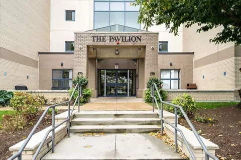 170 Gore St #111, Cambridge, MA 02141