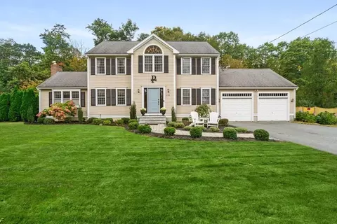 533 High St, Hanson, MA 02341