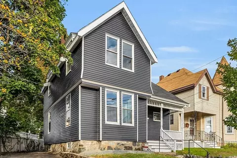 12 Albion St, Melrose, MA 02176