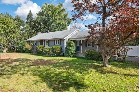 43 Pond St, Georgetown, MA 01833