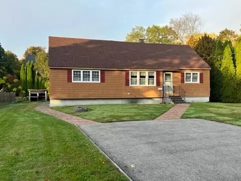 115 Forest St, Danvers, MA 01923 photo 2