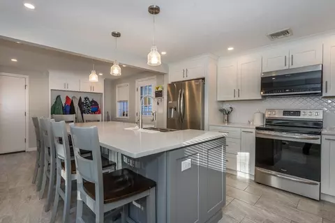 4 Morris Dr, Canton, MA 02021 photo 3