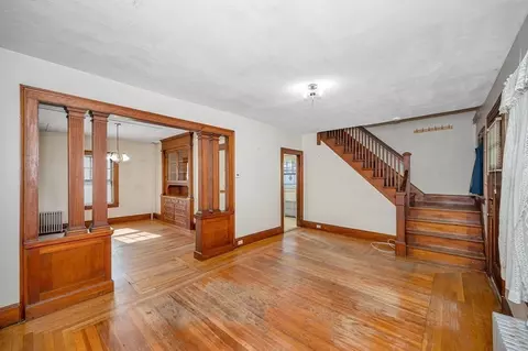 15 Newell St, Lowell, MA 01851