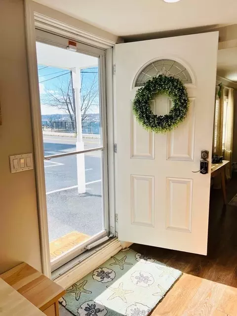 74 E Main St #1, Gloucester, MA 01930 photo 4