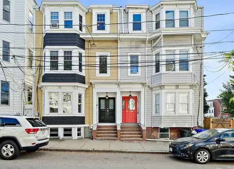 159 W 7th #1, Boston, MA 02127