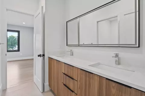 Bath - 108 Bradford St, Needham, MA 02492 photo 8 of 10