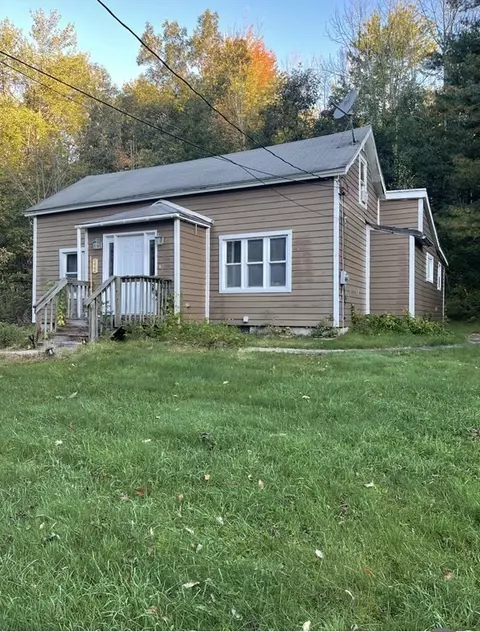 532 5th Massachusetts Tpke, Fitchburg, MA 01420