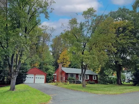 23 Maclellan Ln, Greenfield, MA 01301