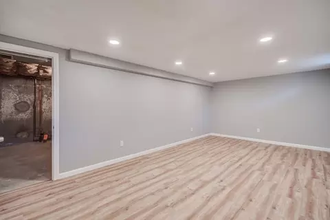 858 Bradley Rd, Springfield, MA 01109 photo 30