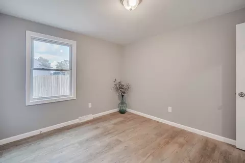 858 Bradley Rd, Springfield, MA 01109 photo 14