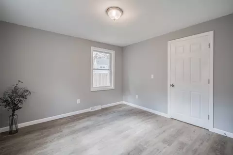 858 Bradley Rd, Springfield, MA 01109 photo 26