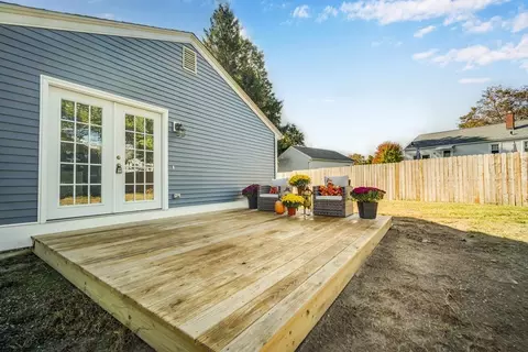 858 Bradley Rd, Springfield, MA 01109 photo 6