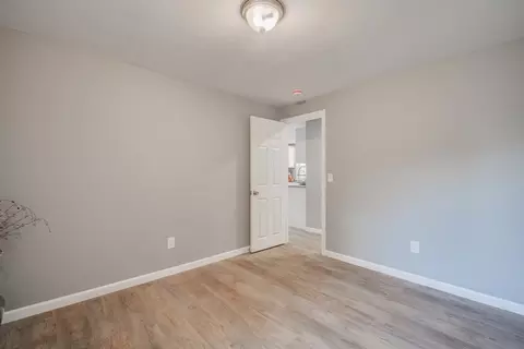 858 Bradley Rd, Springfield, MA 01109 photo 16
