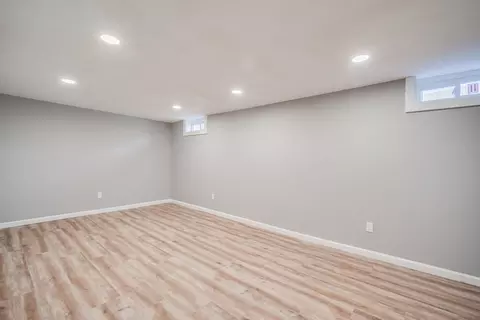 858 Bradley Rd, Springfield, MA 01109 photo 31