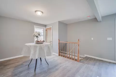 858 Bradley Rd, Springfield, MA 01109 photo 12