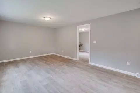 858 Bradley Rd, Springfield, MA 01109 photo 20
