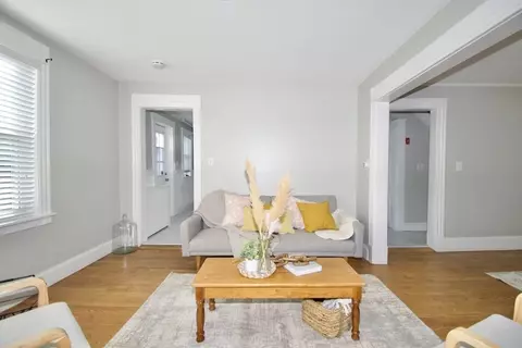19 Agnes St, Springfield, MA 01118 photo 5