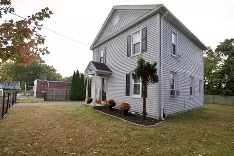 19 Agnes St, Springfield, MA 01118
