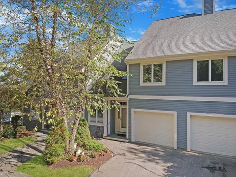 48 Landing Dr #48, Methuen, MA 01844