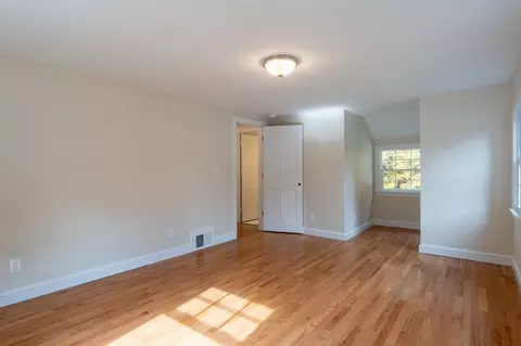 90 Hartwick St, Springfield, MA 01108 photo 17