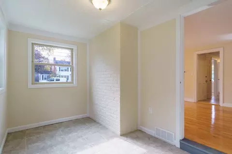 90 Hartwick St, Springfield, MA 01108 photo 5