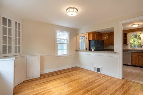 90 Hartwick St, Springfield, MA 01108 photo 11