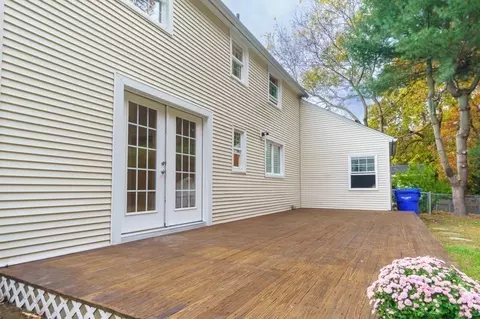 90 Hartwick St, Springfield, MA 01108 photo 27