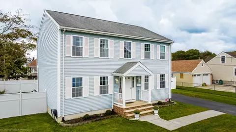 70 Winterville Rd, New Bedford, MA 02740