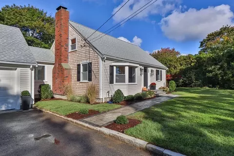 681 Bay Ln, Barnstable, MA 02632 photo 3