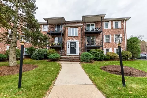 354 Neponset St #B, Canton, MA 02021