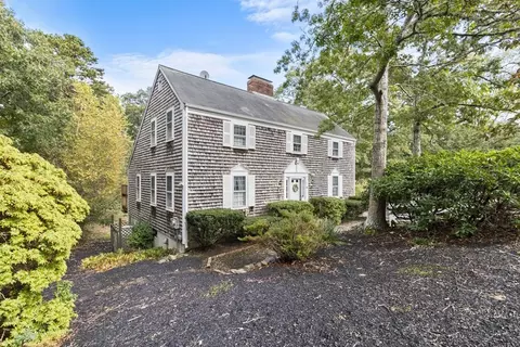 43 Crestview Dr, Sandwich, MA 02537