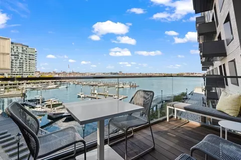 300 Pier 4 Blvd #4H, Boston, MA 02110