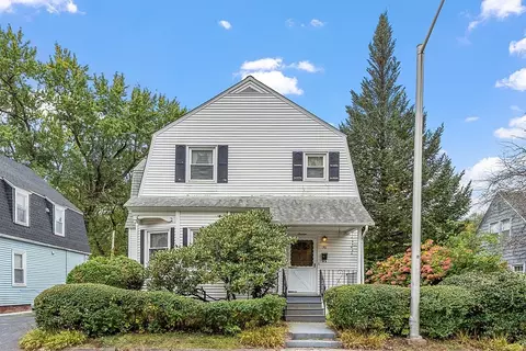16 Clive St, Worcester, MA 01603