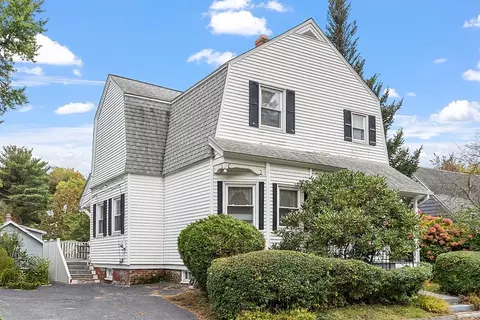 16 Clive St, Worcester, MA 01603 photo 2