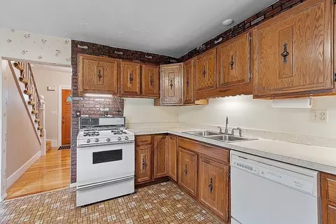 16 Clive St, Worcester, MA 01603 photo 11
