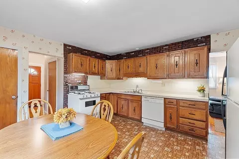 16 Clive St, Worcester, MA 01603 photo 12