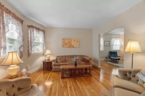 16 Clive St, Worcester, MA 01603 photo 8