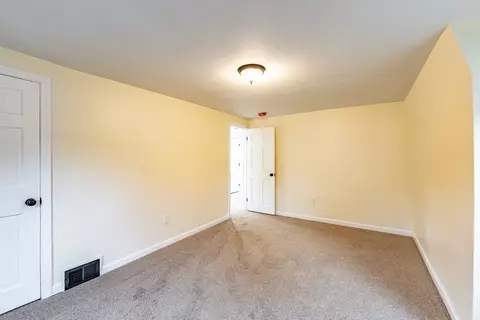 184 Abbott St, Springfield, MA 01118 photo 23