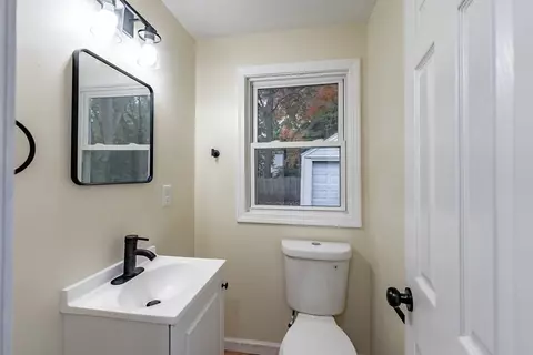 184 Abbott St, Springfield, MA 01118 photo 16