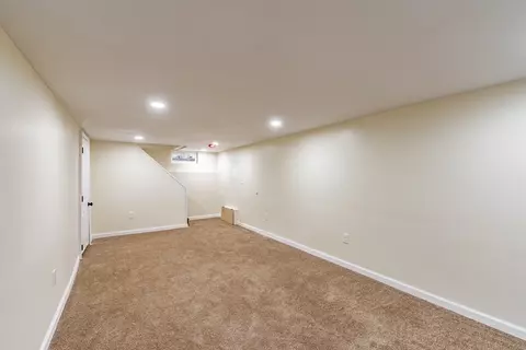 184 Abbott St, Springfield, MA 01118 photo 25