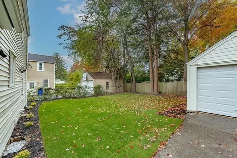 184 Abbott St, Springfield, MA 01118 photo 4