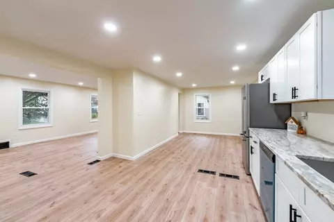 184 Abbott St, Springfield, MA 01118 photo 14