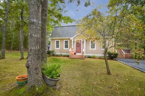 11 Deer Hollow Rd, Sandwich, MA 02644