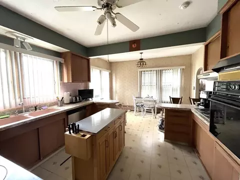 943 County St, Fall River, MA 02723 photo 18