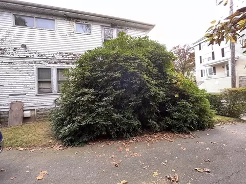 943 County St, Fall River, MA 02723 photo 6