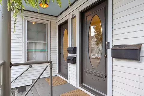 20 Hancock St #1, Salem, MA 01970
