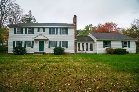 35 Maplewood Cir, Amherst, MA 01002