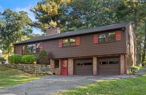 13 Canterbury Hill Rd, Topsfield, MA 01983