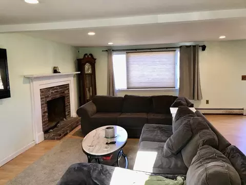 7 Hemlock Dr, Mashpee, MA 02649 photo 4